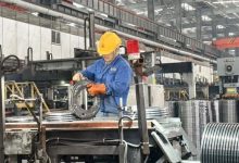 車間奮戰(zhàn)正當(dāng)時　工業(yè)強(qiáng)市步履堅丨梧州市企業(yè)開足馬力忙生產(chǎn)助力工業(yè)經(jīng)濟(jì)起好步-岑溪生活—站式岑溪本地生活服務(wù)平臺 www.liuxuelu.cn